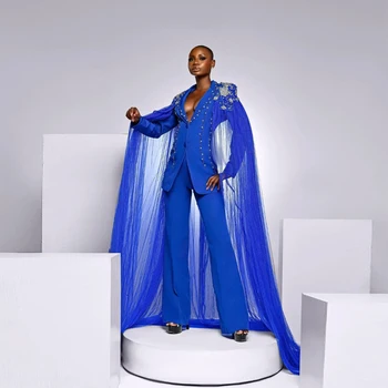 Женские брючные костюмы Королевского синего цвета, показ мод, аппликации из бисера, Свадебная одежда для гостей, Приталенные вечерние блейзеры, пальто из 2 предметов с накидками