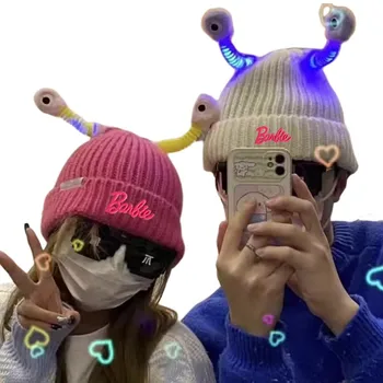 Светящаяся вязаная шапка аниме Барби, мультяшная шапка для взрослых и детей, зимняя теплая шапка для защиты ушей Kawaii Fashion Skullies Beans