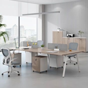 Сочетание офисных столов и стульев для сотрудников простое и современное, с 4/6 местами для нескольких сотрудников и 2-мя.